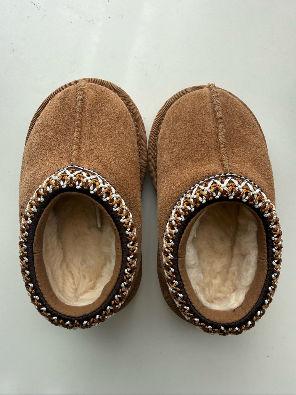 UGG Kids Chestnut Slip-On Shearling-Lined Slippers